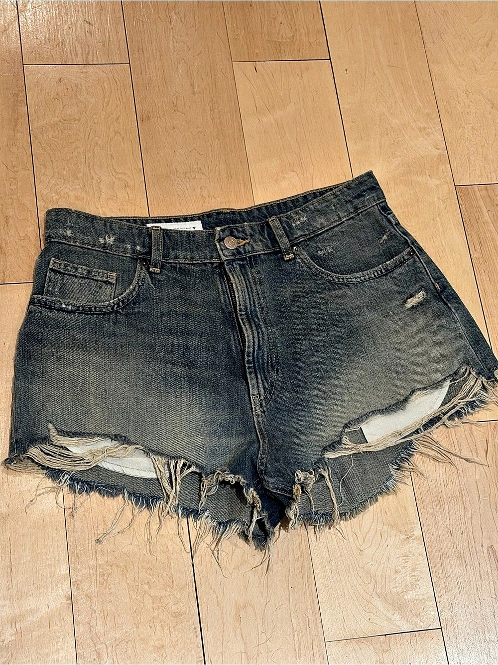 NEVER WORN!!! Zara Women's Distressed Denim Jean cut off Shorts 💙💙💙